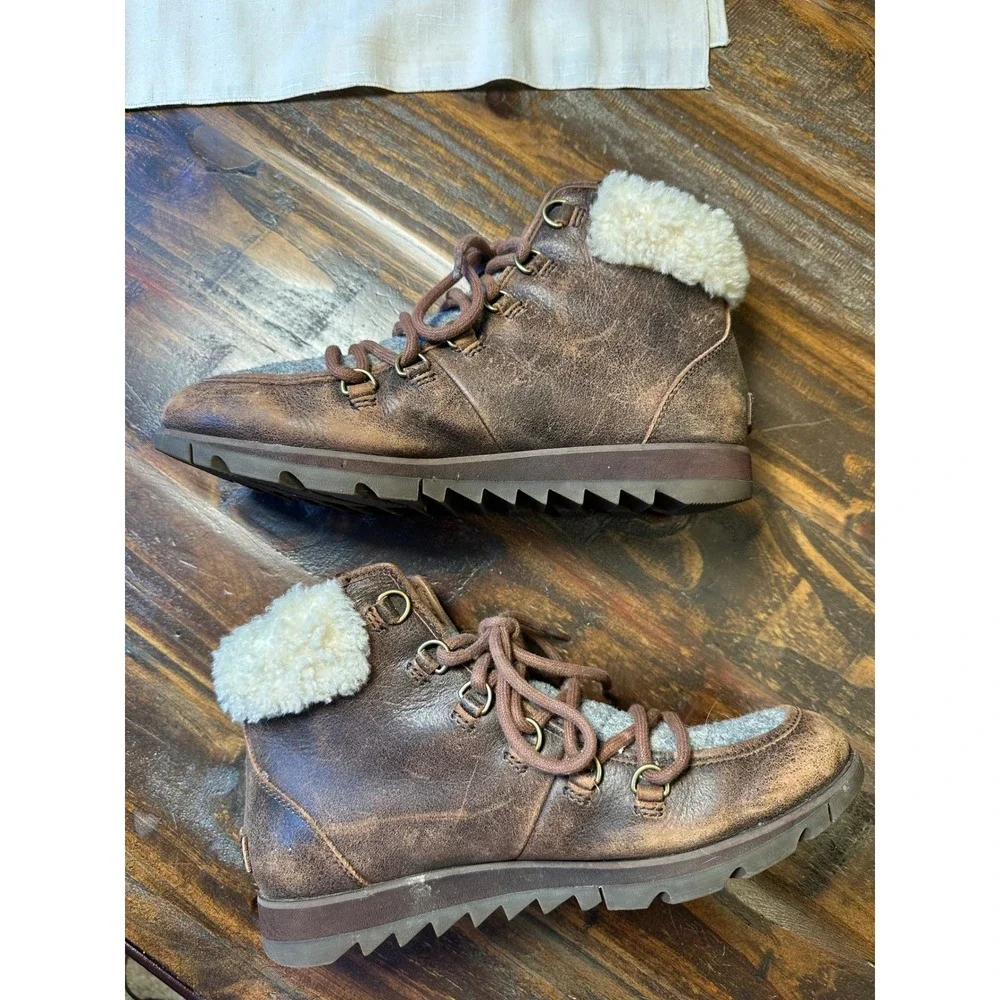 Sorel Harlow Lace Cozy Boots Burro Light Grey Womens 8.5 Leather & Shearling